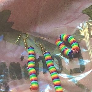 This rainbow jewelry kit includes a rainbow ring, rainbow necklace, n earrings